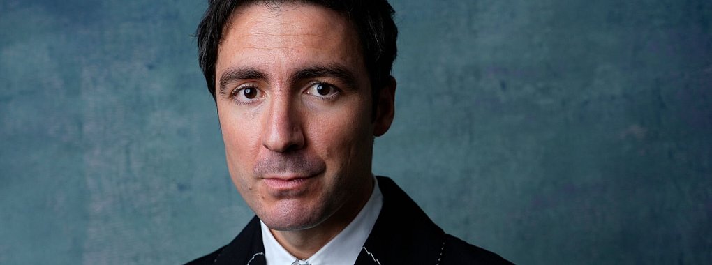 Der Regisseur Ilker Catak ist mit &laquo;Das Lehrerzimmer&raquo; f&uuml;r einen Oscar nominiert. - &copy; Chris Pizzello/Invision via AP/dpa