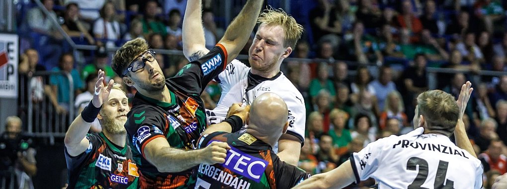 Im Punktspiel in Magddeburg hatte der THW die Nase vorn. Am 13. November treffen beide Teams in Kiel im Pokal aufeinander. - © Andreas Gora/dpa