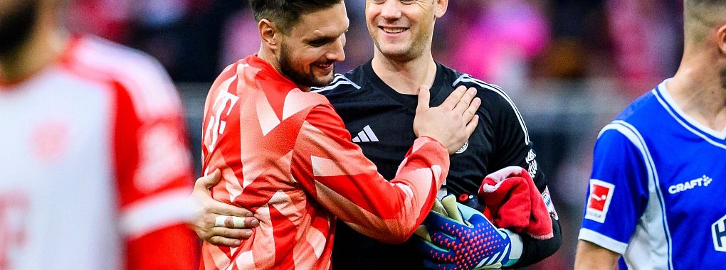 Bayern-Torwart Sven Ulreich (l) wird gegen Heidenheim spielen, Manuel Neuer arbeitet weiter an seinem Comeback. - &copy; Tom Weller/dpa