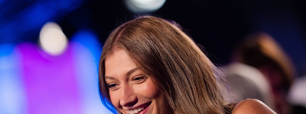 Newcomerin Leony sing den offiziellen EM-Song f&uuml;r das Turnier in Deutschland. - &copy; Rolf Vennenbernd/dpa