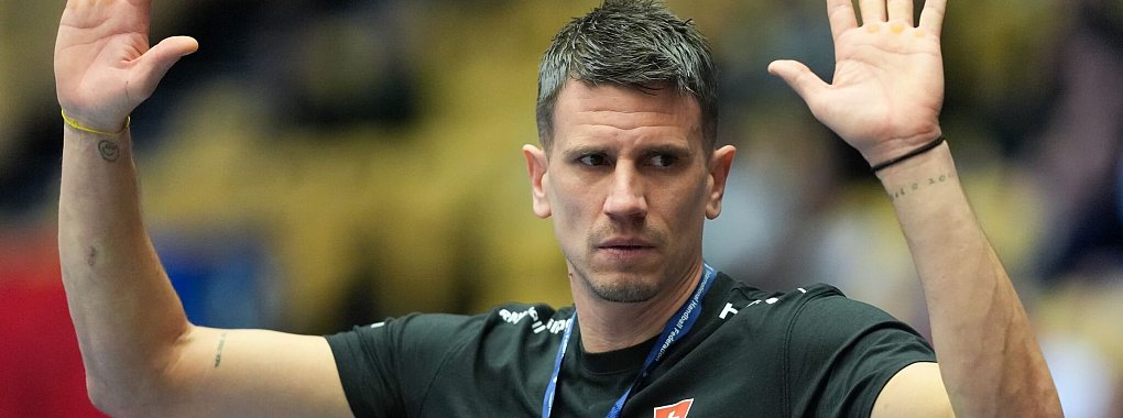 Der Schweizer Trainer Andy Schmid sieht sein Team im WM-Spiel gegen Deutschland in der klaren Au&szlig;enseiterrolle. - &copy; Soeren Stache/dpa