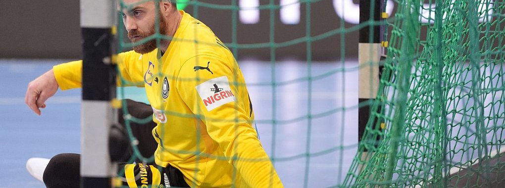 Deutschlands Torwart Andreas Wolff am Boden. - &copy; Marcus Brandt/dpa