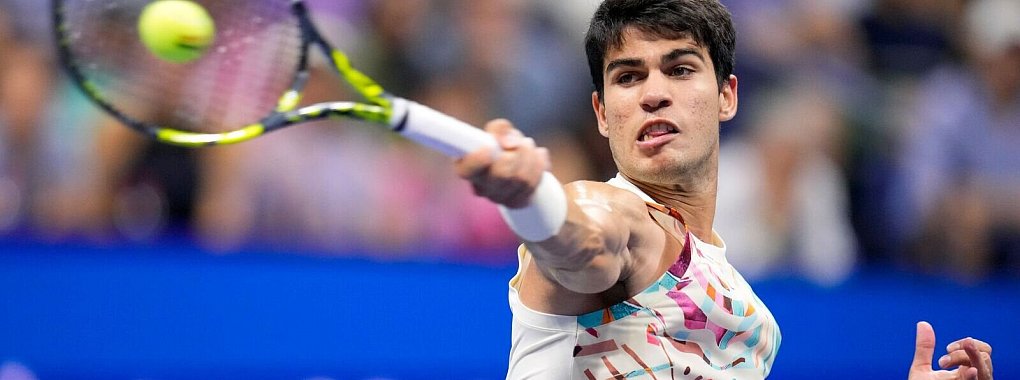 Carlos Alcaraz hat nach einem Umknicken im Training vor den US Open Entwarnung gegeben. - &copy; Manu Fernandez/AP