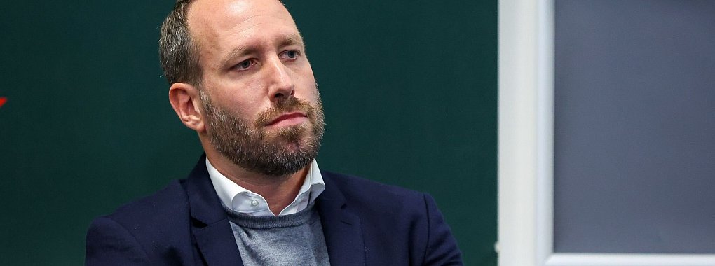 Michael Str&ouml;ll will das Graue-Maus-Image des FC Augsburg loswerden. - &copy; Christian Kolbert/dpa