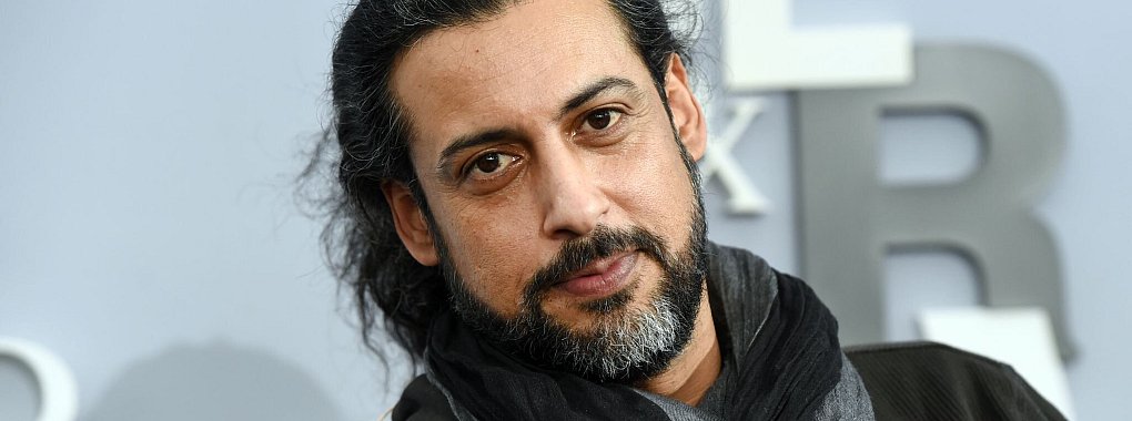 Der Autor Abbas Khider bekommt den Berliner Literaturpreis verliehen. (Archivbild) - © picture alliance / Jens Kalaene/dpa-Zentralbild/dpa