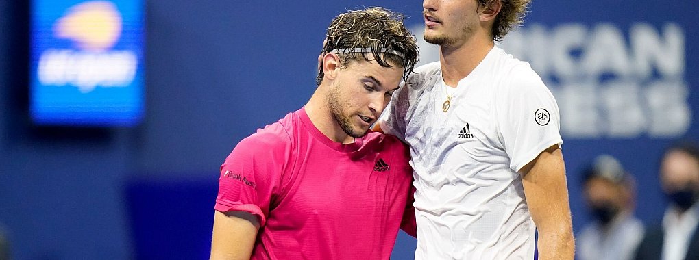 Alexander Zverev (l) sah im US-Open-Endspiel gegen Dominic Thiem schon wie der Sieger aus - und verlor am Ende doch. - © Frank Franklin II/AP/dpa