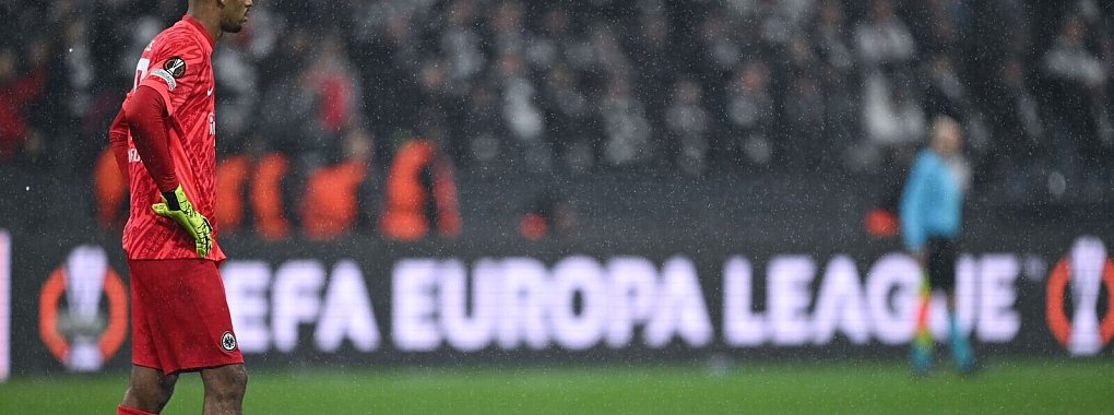 Fällt länger aus: Eintracht-Torwart Santos. - © Arne Dedert/dpa
