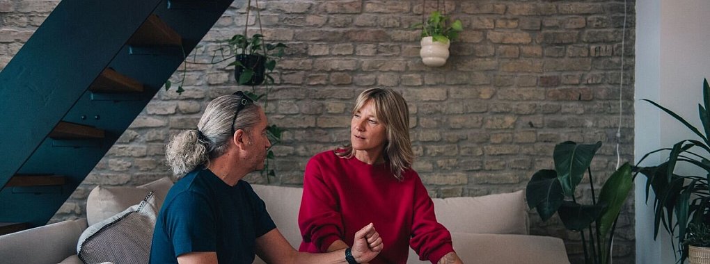 Nach einer Trennung ist es wichtig, gemeinsame Konten und Bankvollmachten schnell und klar zu regeln, um finanzielle Streitigkeiten zu vermeiden. - © Zacharie Scheurer/dpa-tmn