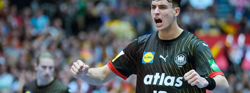 Deutschlands Handballer um Julian Köster sind heiß auf das Duell mit Top-Favorit Dänemark. - © Sören Stache/dpa