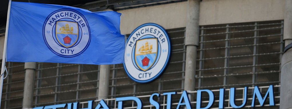 Manchester City geht rechtlich gegen die Sponsoring-Regeln der Premier League vor. - © Lindsey Parnaby/dpa