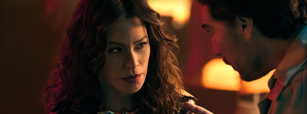 Sofia Vergara als Griselda und Alberto Ammann als Alberto Bravo in einer Szene der Netflix-Serie &laquo;Griselda&raquo;. - &copy; Elizabeth Morris/Netflix/dpa