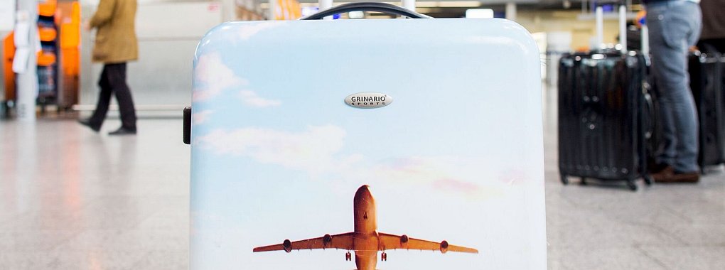Nicht lustig: Bei einem «Bombenscherz» hebt das Flugzeug womöglich ohne einen ab. - © Frank Rumpenhorst/dpa-tmn
