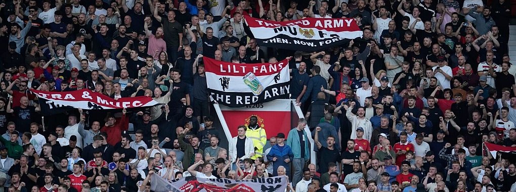 Fans mit Blasenschwäche sollen ohne Sorgen ins Stadion kommen können. - © Dave Thompson/AP