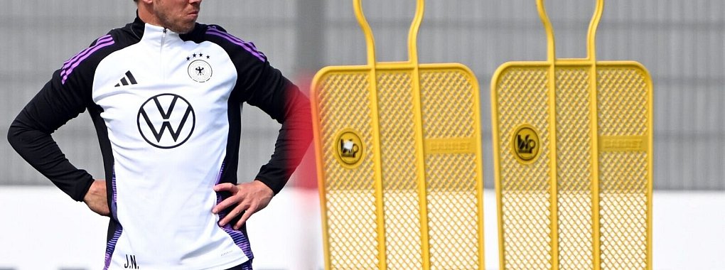Bundestrainer Julian Nagelsmann beim Training in Herzogenaurach. - &copy; Federico Gambarini/dpa