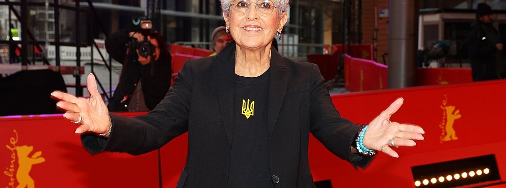 Joan Baez hasste nach eigenen Angaben ihren Tesla. (Archivbild) - © Jörg Carstensen/dpa
