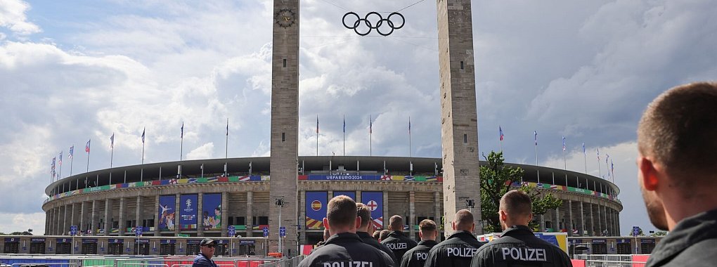Tausende Polizisten haben bei der EM f&uuml;r Sicherheit gesorgt. - &copy; Christian Charisius/dpa