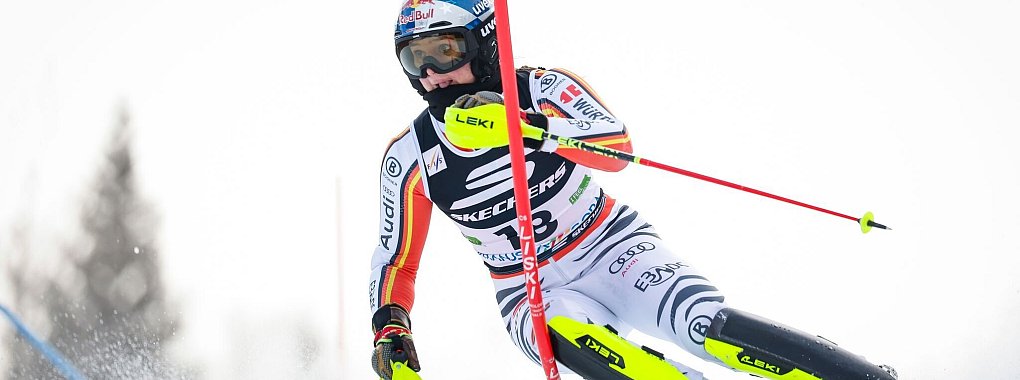 Emma Aicher schied im zweiten Durchgang des Slaloms von Kranjska Gora aus. - © Anze Malovrh/STA/dpa