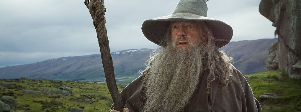 Der Schauspieler Ian McKellen als Gandalf in einer Szene des Kinofilms &laquo;Der Hobbit - Eine unerwartete Reise&raquo;. - &copy; Mark Pokorny/Warner Bros./dpa