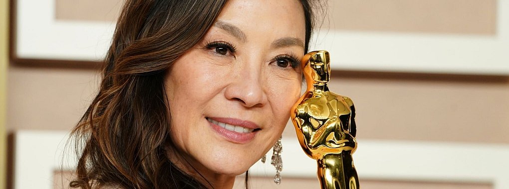 Michelle Yeoh wurde als erste Asiatin &uuml;berhaupt zur besten Hauptdarstellerin gek&uuml;rt wurde. - &copy; Jordan Strauss/Invision/dpa