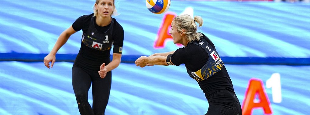 Laura Ludwig (l) und Louisa Lippmann freuen sich auf die Olympischen Spiele in Paris. - &copy; Eva Manhart/APA/dpa