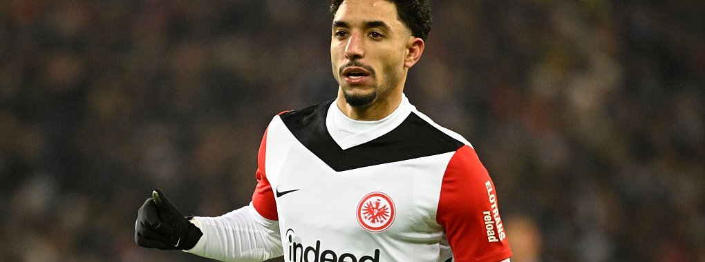 Vor dem Absprung: Eintracht Frankfurts Omar Marmoush. - © Gregor Fischer/dpa