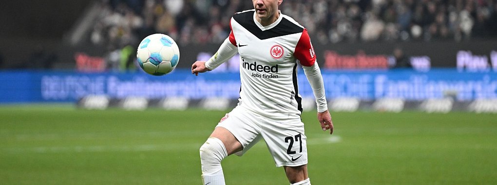 Mario Götze visiert mit Eintracht Frankfurt gegen Ajax Amsterdam den Einzug ins Viertelfinale der Europa League an. - © Arne Dedert/dpa