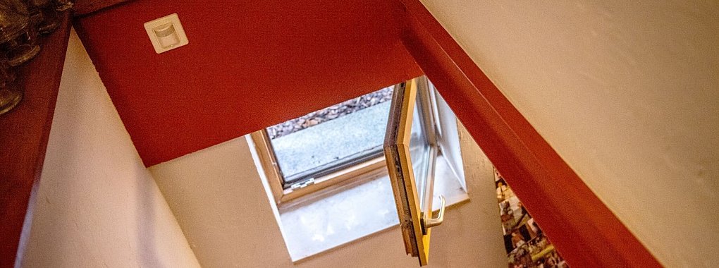 Um Schimmel in Kellerr&auml;umen entgegenzuwirken, ist regelm&auml;&szlig;iges Sto&szlig;l&uuml;ften wichtig. - &copy; Zacharie Scheurer/dpa-tmn/dpa