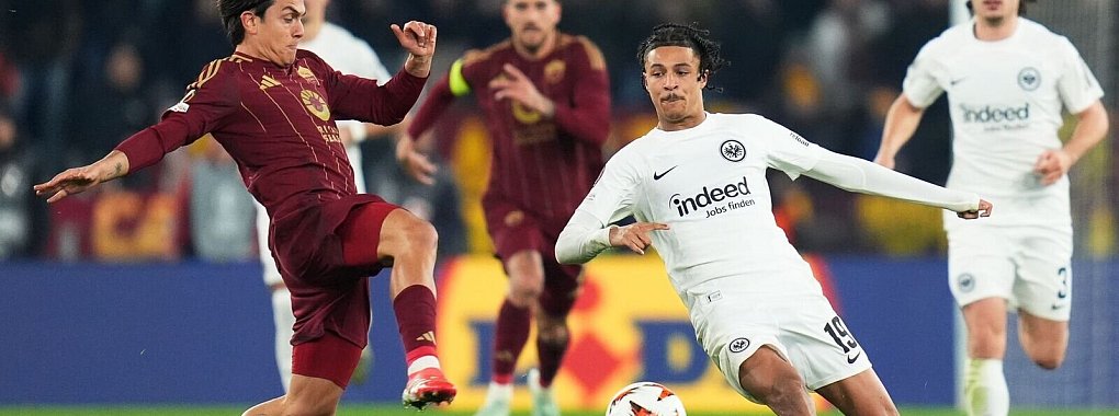 Trotz Niederlage bei AS Rom steht Eintracht Frankfurt im Achtelfinale der Europa League. - © Giuseppe Maffia/dpa