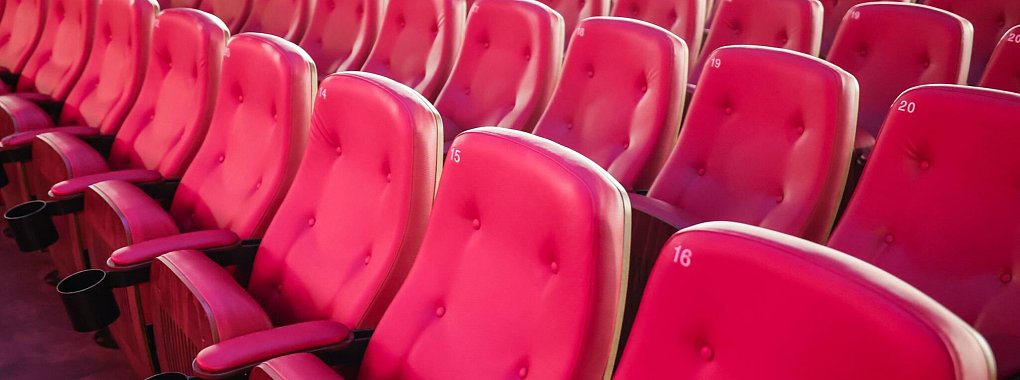 Die Kinobetreiber bereiten beim «Kinofest» neben den günstigeren Tickets ein besonderes Programm vor. (Symbolbild) - © Oliver Berg/dpa