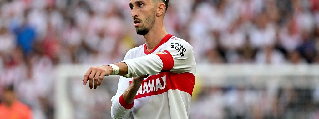 Atakan Karazor und der VfB Stuttgart treffen am Dienstag auf Sparta Prag. - © Jan-Philipp Strobel/dpa