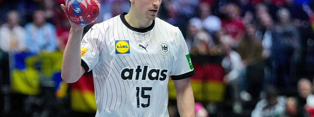 Juri Knorr steht den Handballern im WM-Viertelfinale gegen Portugal wohl zur Verfügung. - © Sören Stache/dpa