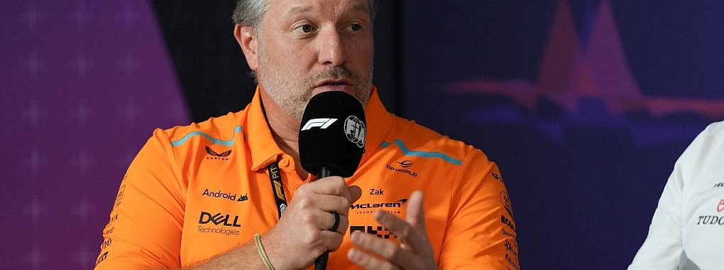 McLaren-Chef Zak Brown kritisiert die Kommentare des Red-Bull-Beraters Helmut Marko über die mentale Verfassung von Lando Norris. - © Asanka Brendon Ratnayake/AP/dpa
