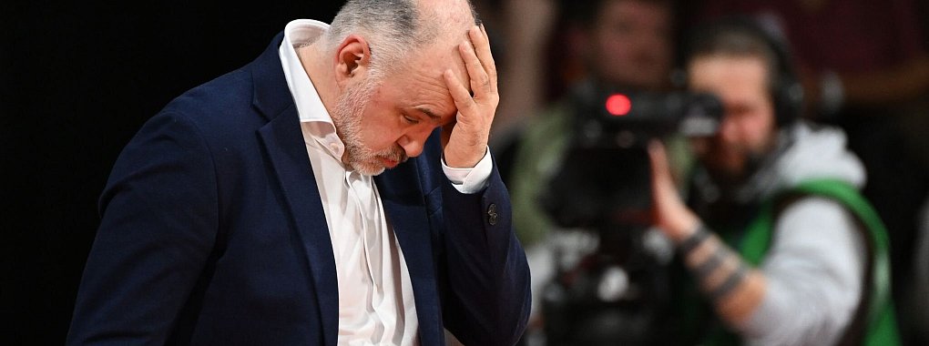 Bayern-Trainer Pablo Laso und sein Team kassierten im Kampf um die Euroleague-Play-Ins einen Rückschlag. - © Angelika Warmuth/dpa/Archivbild