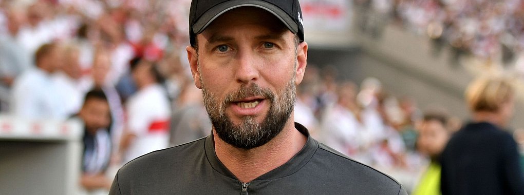 Trainer Sebastian Hoene&szlig; hat Serhou Guirassy als Vereins-Rekordtorsch&uuml;tzen des VfB Stuttgart gew&uuml;rdigt. - &copy; Jan-Philipp Strobel/dpa