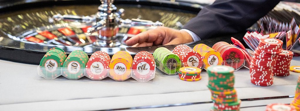 Reine Glücksspielgewinne sind in Deutschland steuerfrei - vorausgesetzt, sie fallen nicht regelmäßig an. - © Robert Günther/dpa-tmn