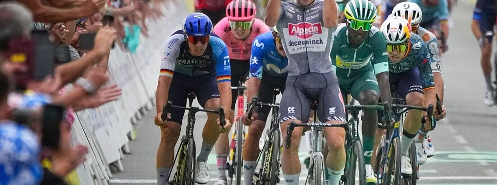 Sah bisher immer anderen beim Jubel zu: Pascal Ackermann. (Archivbild) - &copy; Daniel Cole/AP/dpa