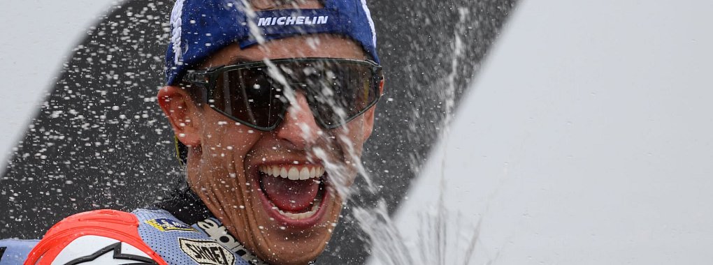 Marc Marquez feiert nach langer Zeit wieder einen Sieg. - &copy; Robert Michael/dpa