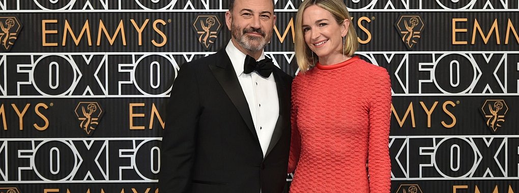 Jimmy Kimmel und Molly McNearney bei der Verleihung der 75. Primetime Emmy Awards. - &copy; Richard Shotwell/Invision/AP/dpa