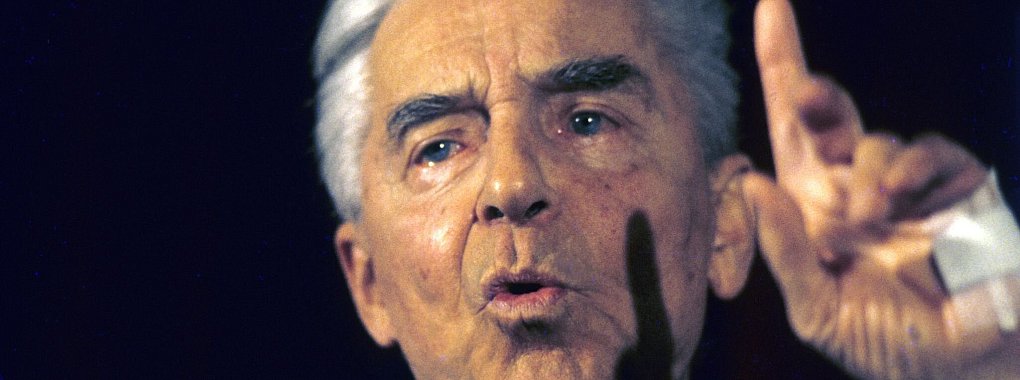 Nach dem Zweiten Weltkrieg stieg der Dirigent zum internationalen Klassik-Star auf. (Bild: Archiv) - © picture alliance / Martina Hellmann/dpa