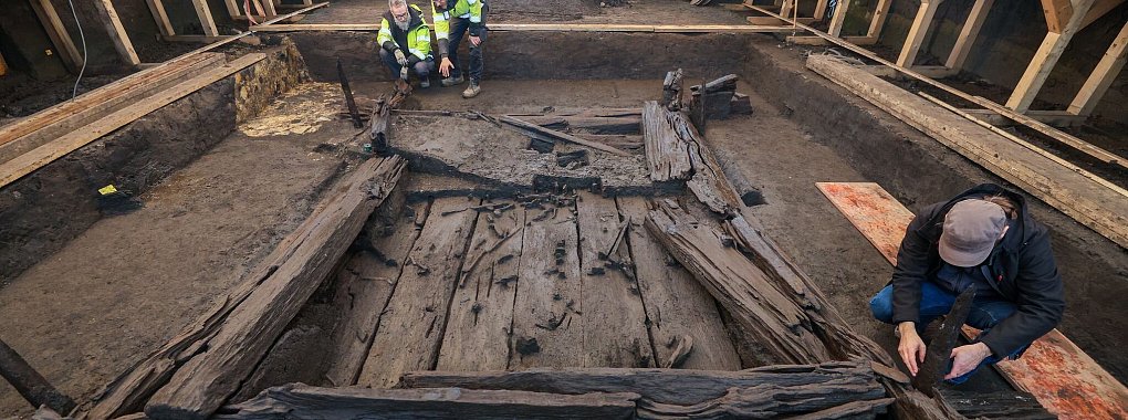 Ein neuer Schatz unter der Erde wurde entdeckt: Eine uralte Grabkammer der Kelten. - © Thomas Warnack/dpa