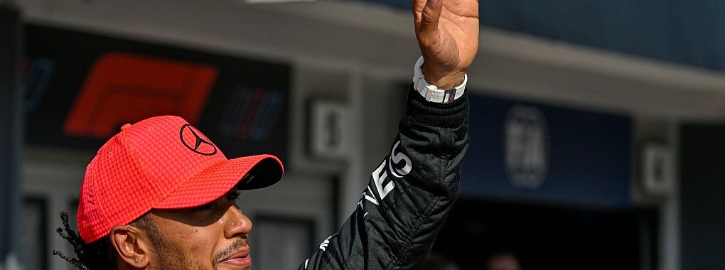 Formel-1-Superstar Lewis Hamilton fährt ab 2025 für Ferrari. - © Denes Erdos/AP/dpa