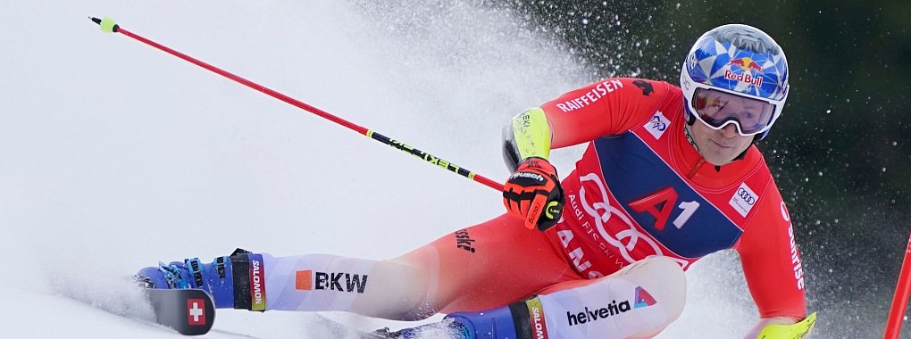 Der Schweizer Marco Odermatt holte sich auch im bulgarischen Bansko den Sieg. - &copy; Giovanni Auletta/AP/dpa