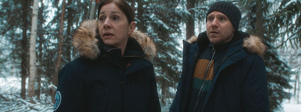 Zielfahnderin Hanna Landauer (Ulrike C. Tscharre) ist mit ihrem Kollegen Röwer (Hanno Koffler) am Polarkreis im Einsatz. - © Christoph Krauss/WDR/ARD Degeto/dpa