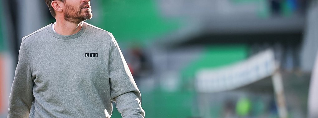 Das Debüt von Fürths Trainer Jan Siewert endet mit einer Niederlage. - © Daniel Karmann/dpa