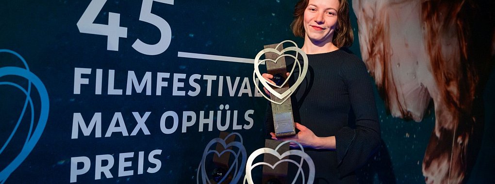 Beim Max Ophüls Preis in Saarbrücken räumt der Film «Electric Fields» von Lisa Gertsch drei Preise ab. - © Oliver Dietze/dpa