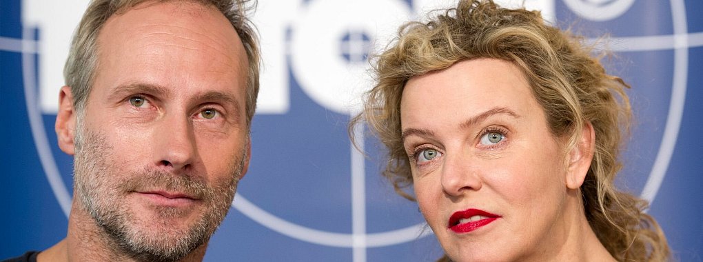 Vor mehr als zehn Jahren wurden Wolfram Koch und Margarita Broich als neue TV-Kommissare des Hessischen Rundfunks (hr) im Frankfurt-&laquo;Tatort&raquo; vorgestellt. (Archivfoto von 2013) - &copy; Daniel Reinhardt/dpa