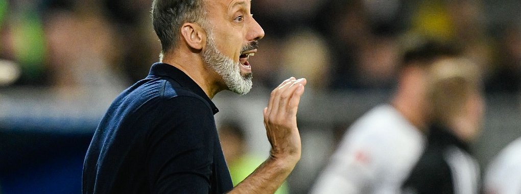 Hoffenheim-Trainer Pellegrino Matarazzo hat nach der Heim-Niederlage gegen den FC St. Pauli heftige Kritik an seiner Mannschaft geübt. - © Uwe Anspach/dpa