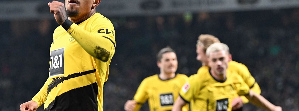 Brachte den BVB in Bremen in F&uuml;hrung: Donyell Malen (l). - &copy; Carmen Jaspersen/dpa