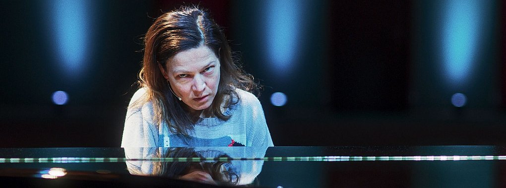 Hannah Herzsprung als Jenny von Loeben in einer Szene des Films "15 Jahre". - &copy; -/Wild Bunch/dpa