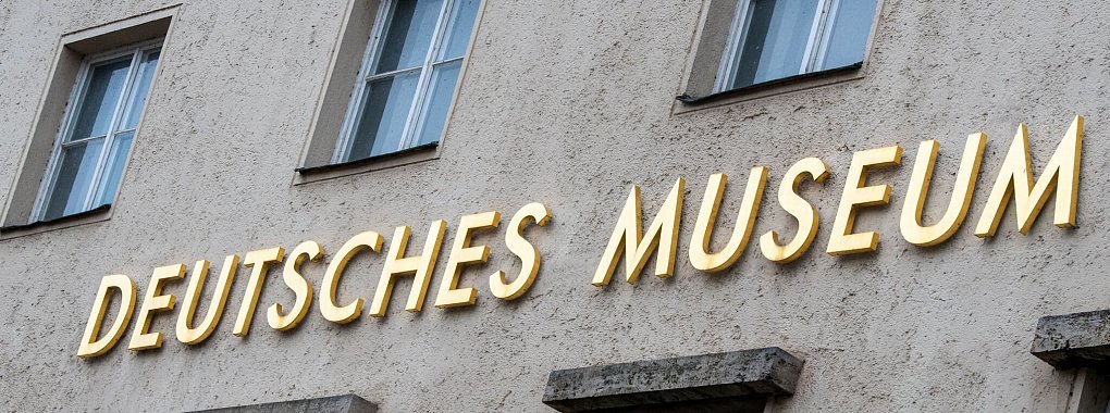 Das Deutsche Museum hat ein von den Nationalsozialisten geraubtes Kunstwerk des Landschaftsmalers Hans Thoma an die Erben des jüdischen Kunstsammlers Sigmund Waldes zurückgegeben. (Archivbild) - © Peter Kneffel/dpa